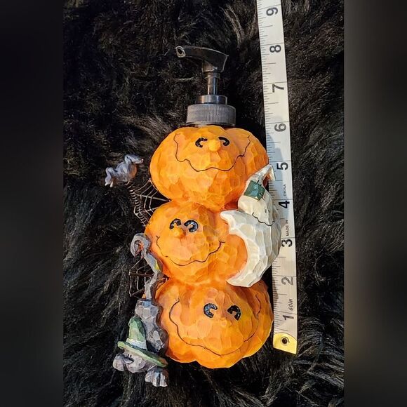 Pumpkin Soap or Lotion Dispenser & Hand Towel - Picture 15 of 15